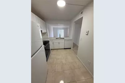 860 NE 207th Ter #8-106, Miami, FL 33179 - Photo 5