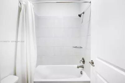 11724 SW 13th Ln, Pembroke Pines, FL 33025 - Photo 15