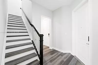 11724 SW 13th Ln, Pembroke Pines, FL 33025 - Photo 5