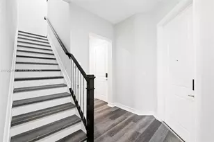 11724 SW 13th Ln, Pembroke Pines, FL 33025 - Photo 5