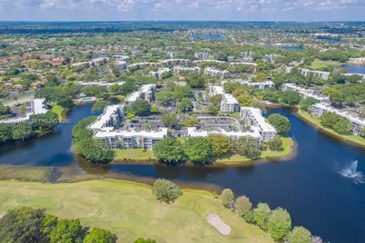 9325 Lagoon Pl #105, Davie, FL 33324 - Photo 33