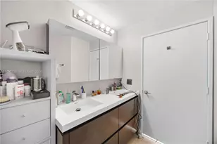 79 SW 12th St, Miami, FL 33130 - Photo 23