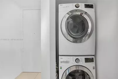 79 SW 12th St #2401-S, Miami, FL 33130 - Photo 7