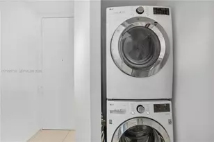 79 SW 12th St, Miami, FL 33130 - Photo 7