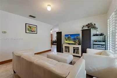 9014 SW 163rd Ter, Palmetto Bay, FL 33157 - Photo 5