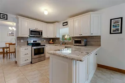9014 SW 163rd Ter, Palmetto Bay, FL 33157 - Photo 11