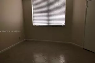 215 Lake Pointe Dr, Oakland Park, FL 33309 - Photo 11