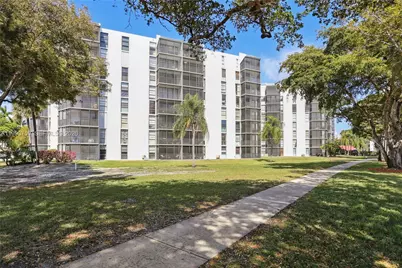 3101 N Country Club Dr #102, Aventura, FL 33180 - Photo 29