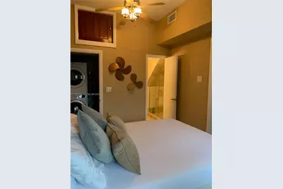 329 W 28th St, Miami Beach, FL 33140 - Photo 15