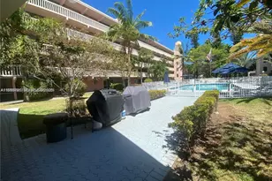 180 NE 12th Ave, Hallandale Beach, FL 33009 - Photo 15
