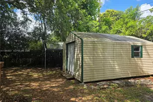 9911 Martinique Dr, Cutler Bay, FL 33189 - Photo 23