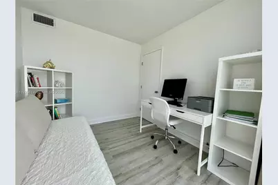 2101 Atlantic Shores Blvd #320, Hallandale Beach, FL 33009 - Photo 11