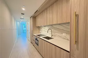 77 SE 5, Miami, FL 33131 - Photo 3