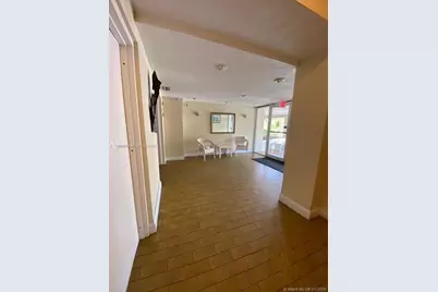 7601 Byron Ave #3A, Miami Beach, FL 33141 - Photo 3