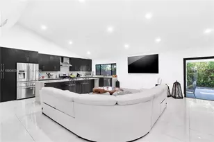 10224 SW 131st Ct, Miami, FL 33186 - Photo 9