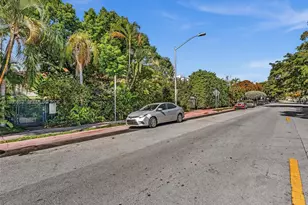 910 Lenox Ave., Miami Beach, FL 33139 - Photo 31