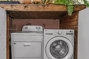 910 Lenox Ave., Miami Beach, FL 33139 - Photo 19