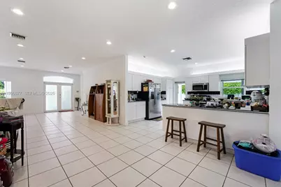 69 S Royal Poinciana Boulevard, Miami Springs, FL 33166 - Photo 7