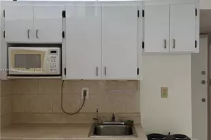 6484 Indian Creek Dr, Miami Beach, FL 33141 - Photo 5