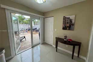 1460 NE 30th Ct, Pompano Beach, FL 33064 - Photo 11