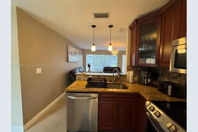 1460 NE 30th Ct, Pompano Beach, FL 33064 - Photo 5