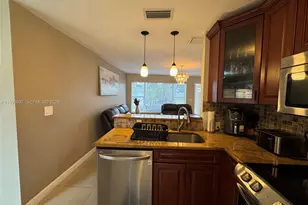 1460 NE 30th Ct, Pompano Beach, FL 33064 - Photo 5