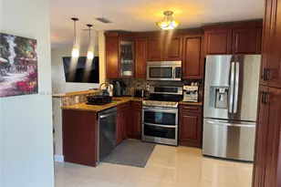 1460 NE 30th Ct, Pompano Beach, FL 33064 - Photo 7