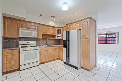 1028 W 30th St #1028, Hialeah, FL 33012 - Photo 9