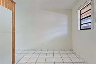 1028 W 30th St, Hialeah, FL 33012 - Photo 11