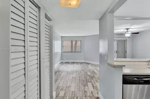 9777 Westview Dr, Coral Springs, FL 33076 - Photo 3