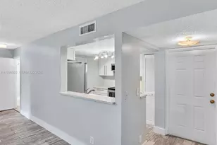 9777 Westview Dr, Coral Springs, FL 33076 - Photo 7