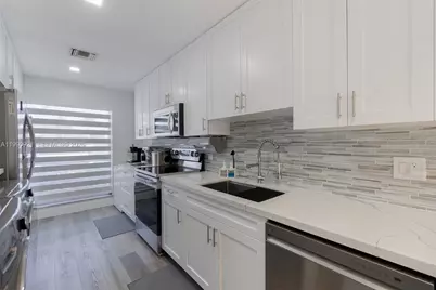 2400 Malayan Dr #94-D, Delray Beach, FL 33445 - Photo 11