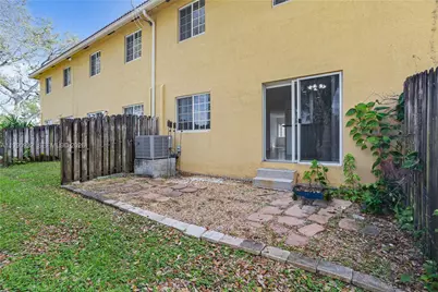 330 SW 2nd Ave #3, Hallandale Beach, FL 33009 - Photo 29