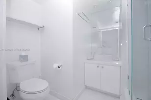 2555 Collins Ave, Miami Beach, FL 33140 - Photo 9