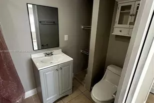 6565 W 26th Dr, Hialeah, FL 33016 - Photo 11