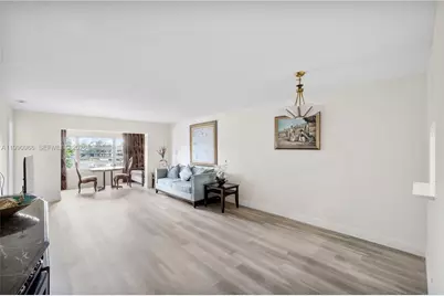 9201 Sunrise Lakes Blvd #304, Sunrise, FL 33322 - Photo 3