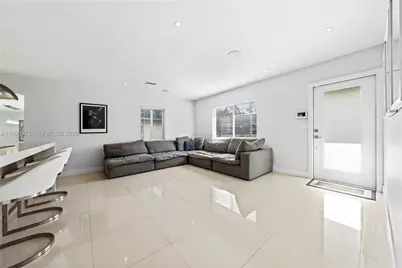 217 E Acre Dr, Plantation, FL 33317 - Photo 9