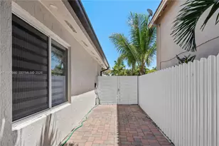 27964 SW 136th Pl, Homestead, FL 33032 - Photo 9