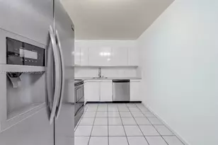 2500 Parkview Dr, Hallandale Beach, FL 33009 - Photo 7