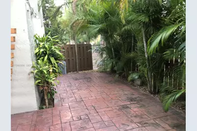 10337 NW 9th Street Cir #1, Miami, FL 33172 - Photo 29