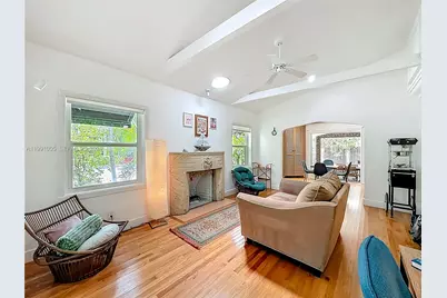 1419 NE 4th Ct, Fort Lauderdale, FL 33301 - Photo 5