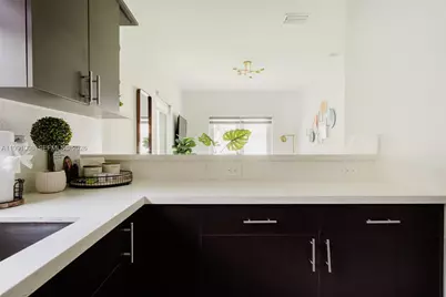 8765 NW 22nd Place, Miami, FL 33147 - Photo 33