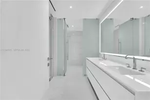 300 Biscayne Blvd Way, Miami, FL 33131 - Photo 9