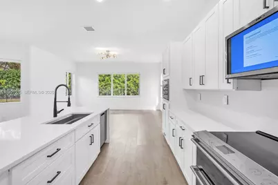 19381 Stonebrook St, Weston, FL 33332 - Photo 15