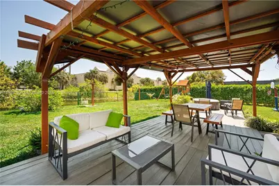 401 NW 83rd Way, Pembroke Pines, FL 33024 - Photo 17