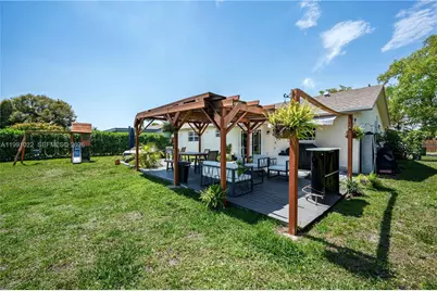 401 NW 83rd Way, Pembroke Pines, FL 33024 - Photo 21
