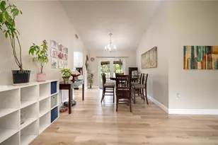401 NW 83rd Way, Pembroke Pines, FL 33024 - Photo 3