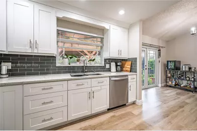 401 NW 83rd Way, Pembroke Pines, FL 33024 - Photo 19