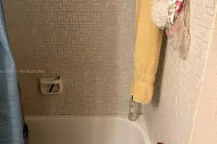 2 Briarwood Cir, Hollywood, FL 33024 - Photo 23