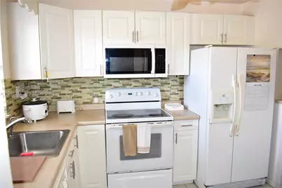 9800 Sunrise Lakes Blvd #208, Sunrise, FL 33322 - Photo 15